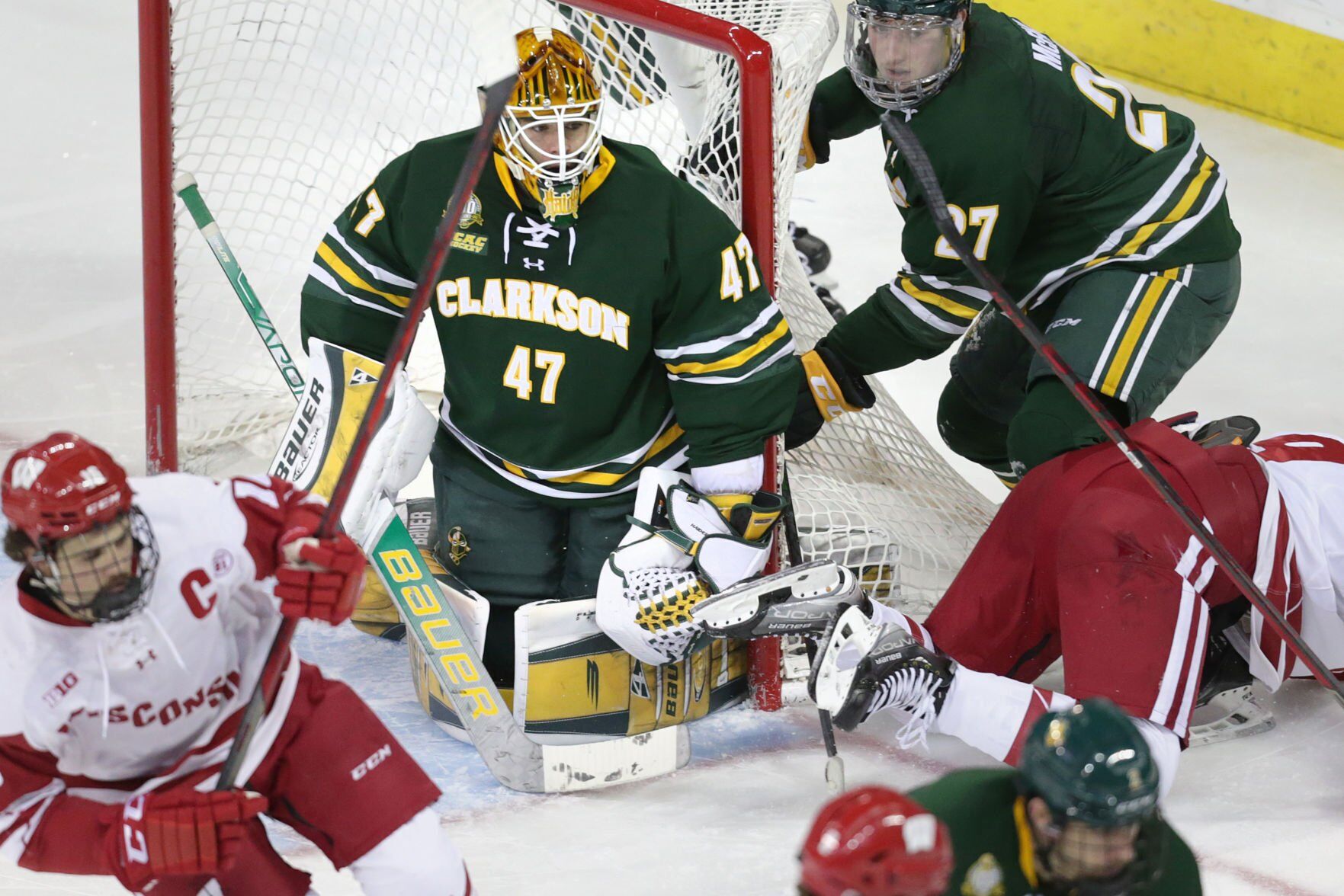 112721_uwhockey_12-11272021213717